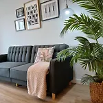 아파트 Atlantic Flats Free Parking 비고