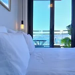 Atlantic Flats Free Parking 아파트